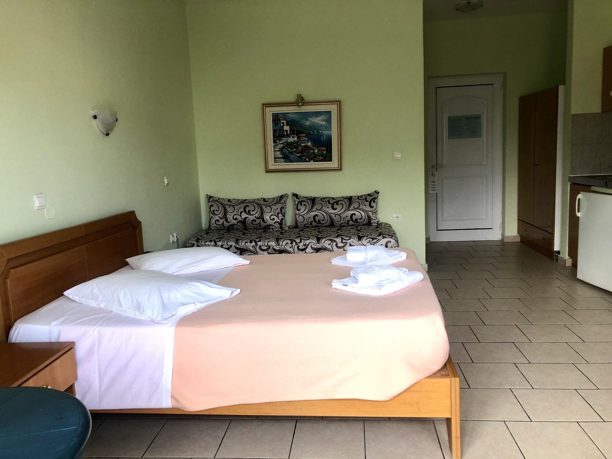 Epis Hotel Agia Marina  Bagian luar foto