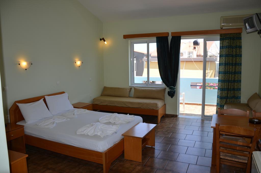 Epis Hotel Agia Marina  Bagian luar foto