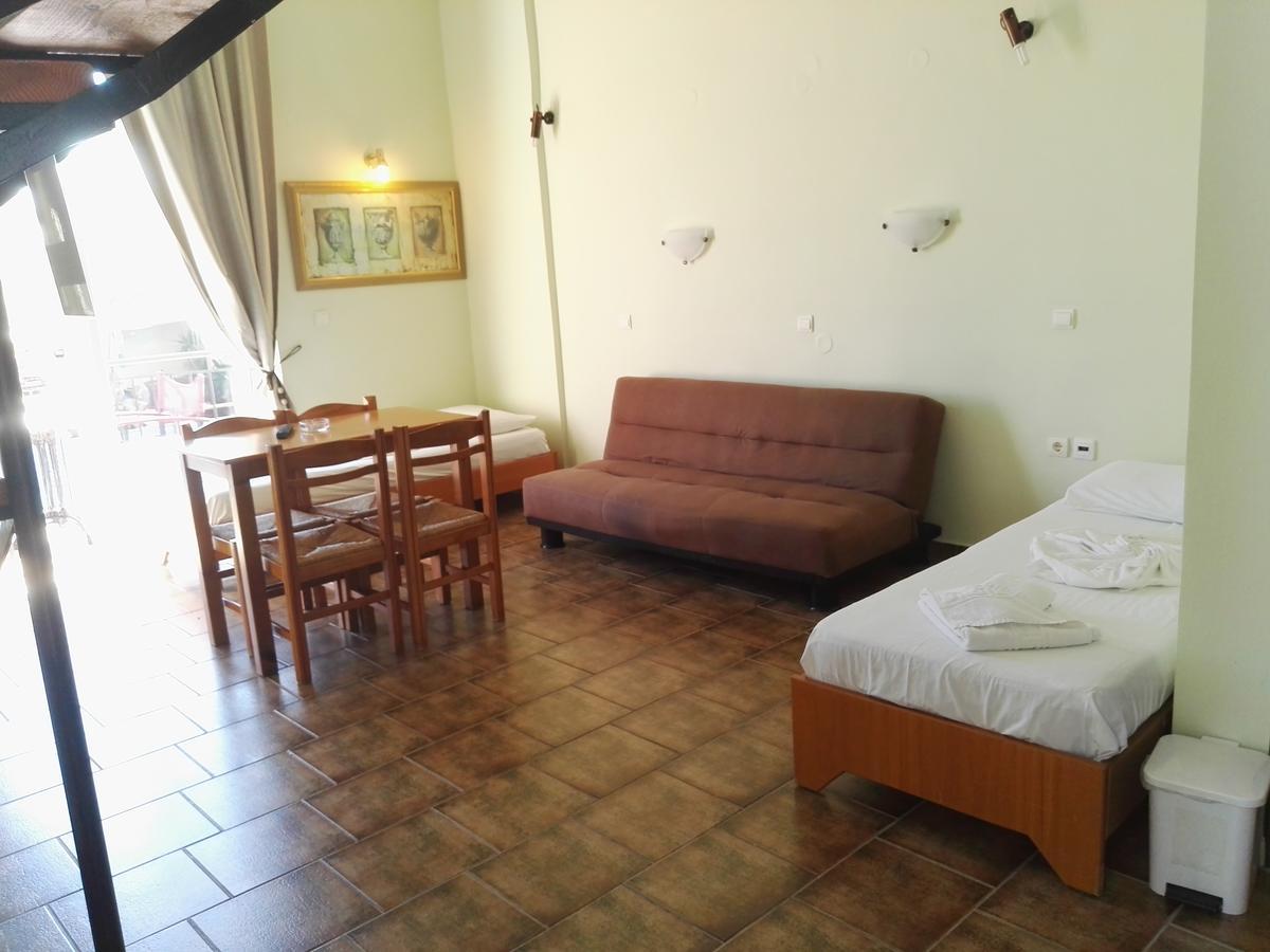 Epis Hotel Agia Marina  Bagian luar foto