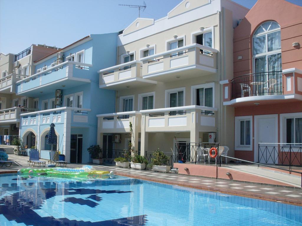 Epis Hotel Agia Marina  Bagian luar foto