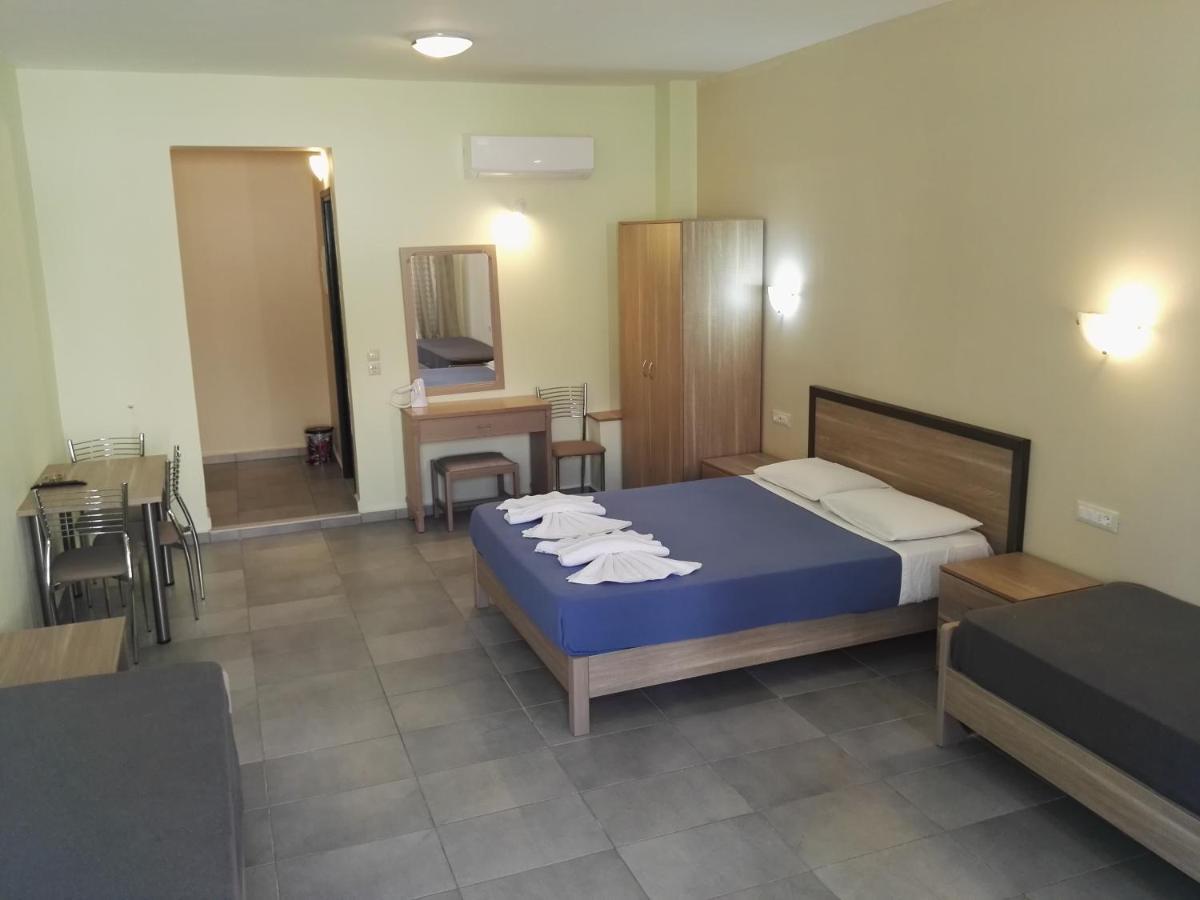 Epis Hotel Agia Marina  Bagian luar foto
