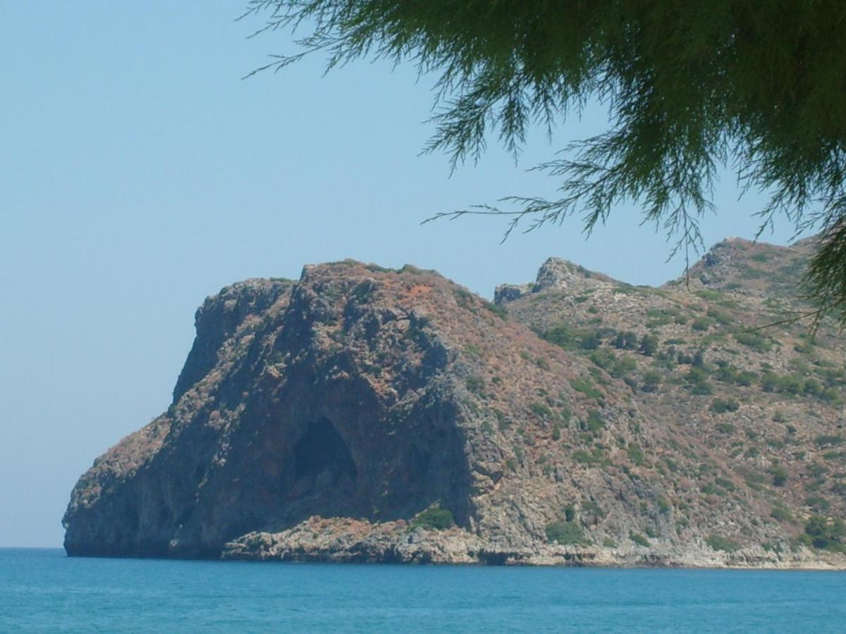 Epis Hotel Agia Marina  Bagian luar foto