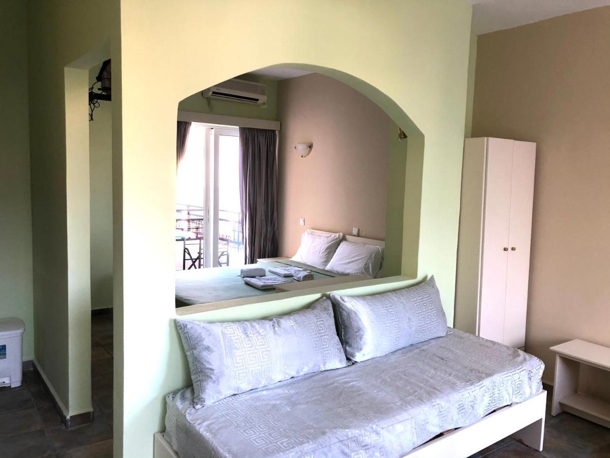 Epis Hotel Agia Marina  Bagian luar foto