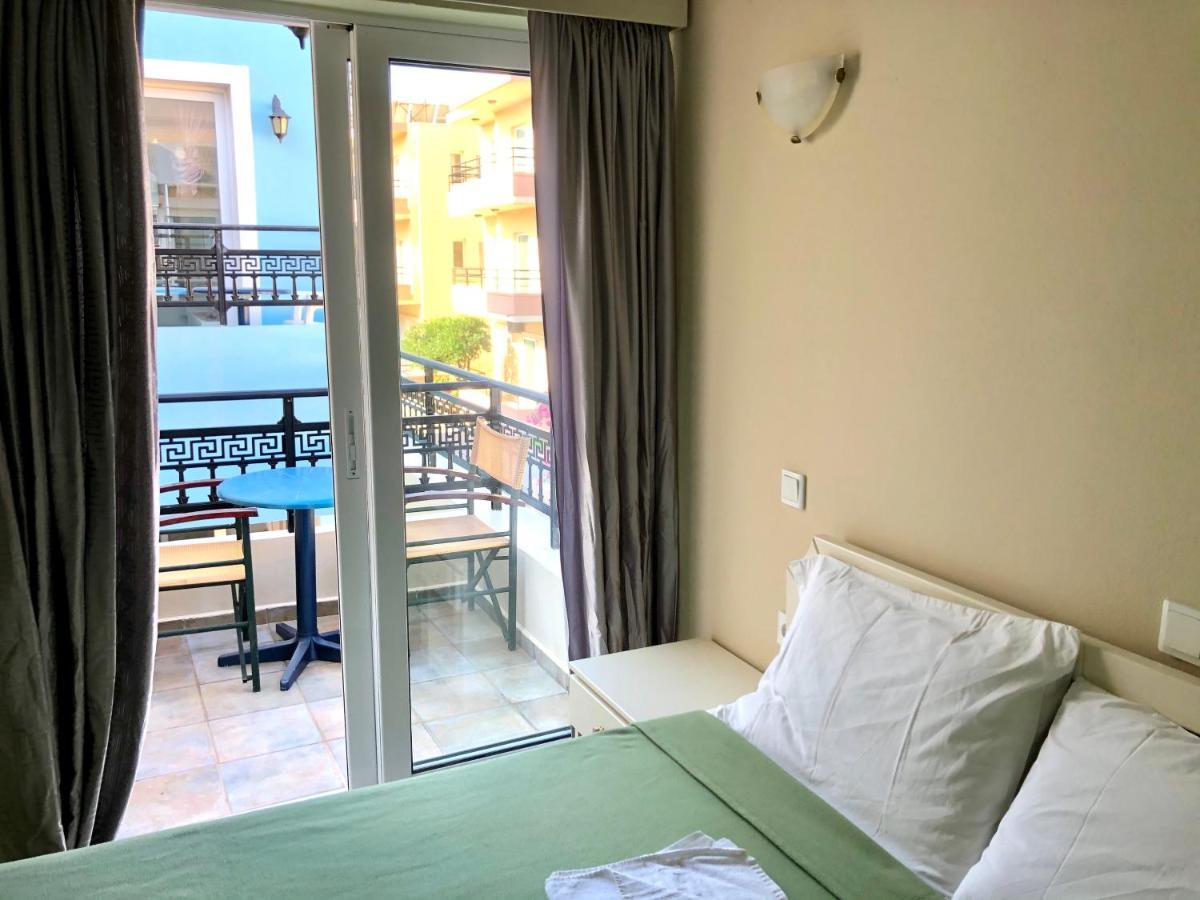 Epis Hotel Agia Marina  Bagian luar foto